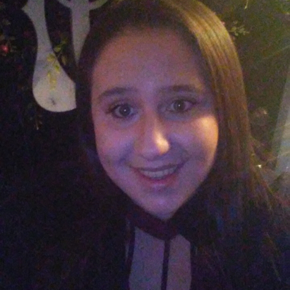 Meet your Posher, Melissa - Picture 1 of 1